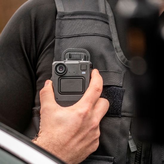 El Ministerio del Interior de Francia elige a Motorola Solutions para modernizar la vigilancia de la primera línea con 30,000 cámaras corporales